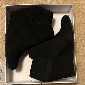 Dolce Vita Gwynn black suede wedges